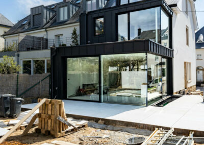 Aménagement intérieur et extérieur maison moderne à Limpertsberg, Luxembourg-Ville.